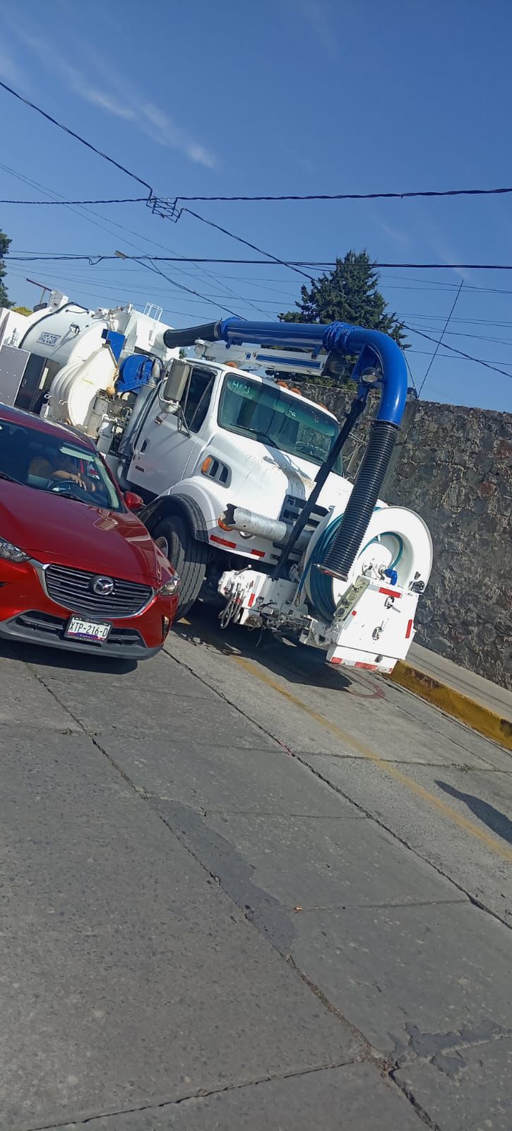 Capamh atiende incidencias en drenaje y red de agua en distintos puntos de Huamantla